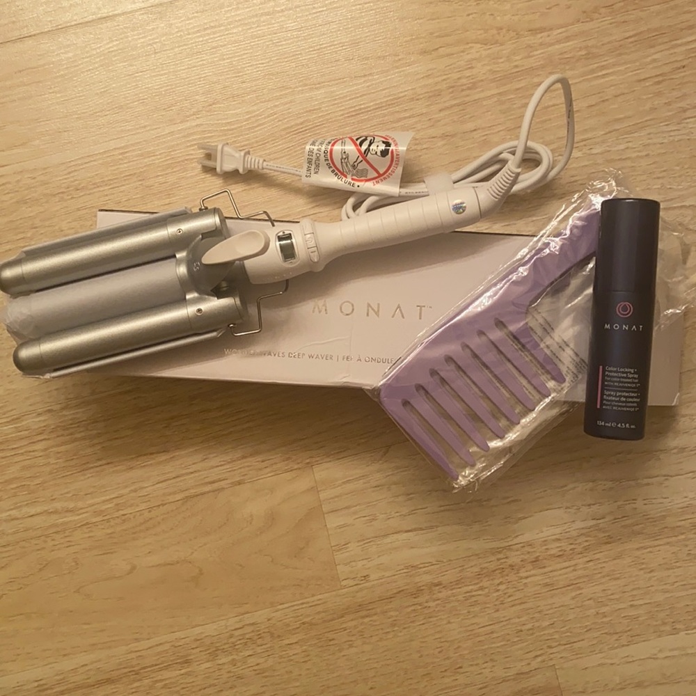 Monat wave set
